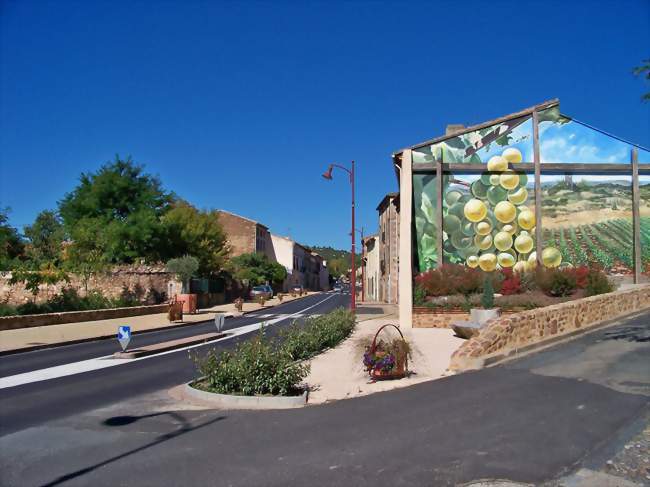 Rue principale de Cébazan - Cébazan (34360) - Hérault