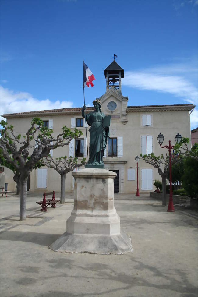 Mairie et statue de Marianne - Maureilhan (34370) - Hérault