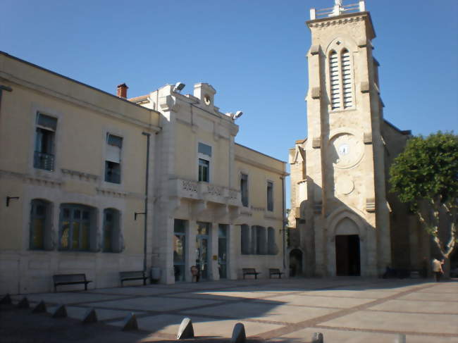 La mairie et l'église Saint-Sixte - Pérols (34470) - Hérault