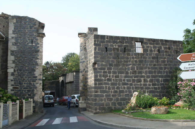 Remparts - Vias (34450) - Hérault