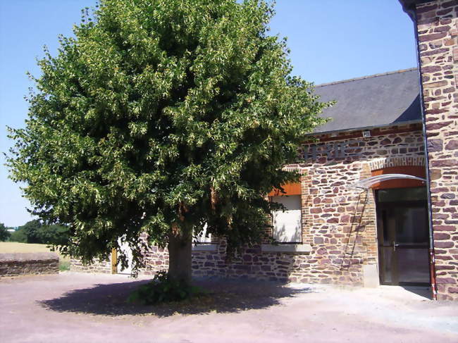 La mairie, après la fin de sa rénovation en 2011 - Bléruais (35750) - Ille-et-Vilaine