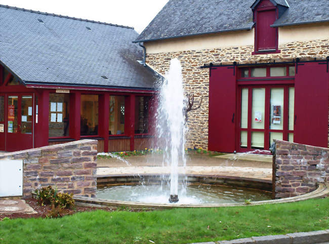 Mairie, son jet deau - Bourgbarré (35230) - Ille-et-Vilaine