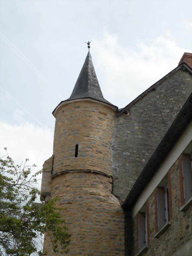 Maison ancienne, place de l'Église - Bourg-des-Comptes (35890) - Ille-et-Vilaine