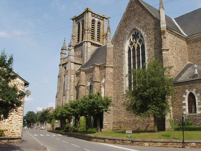 La façade sud de l'église Saint-Martin - Erbrée (35500) - Ille-et-Vilaine