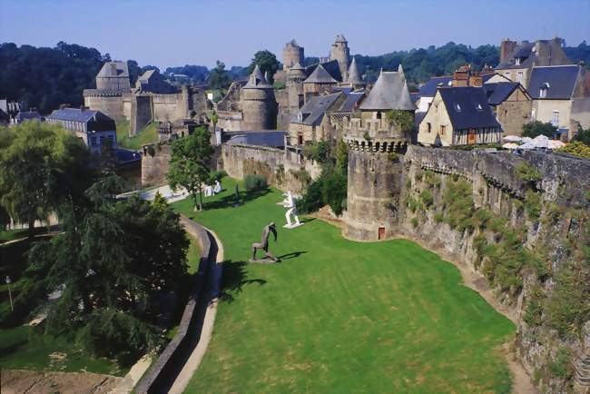 Château de Fougères - Crédit : http://www.postoo.com (cc by SA)