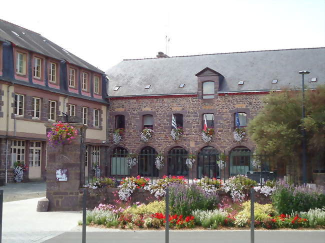 L'hôtel de ville - Montfort-sur-Meu (35160) - Ille-et-Vilaine