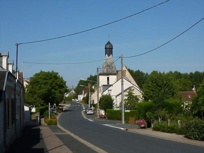 La rue de la Mairie - Baudres (36110) - Indre