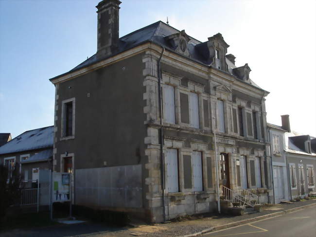 La mairie - La Berthenoux (36400) - Indre