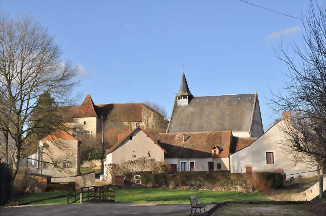 L'église et le château - Luzeret (36800) - Indre