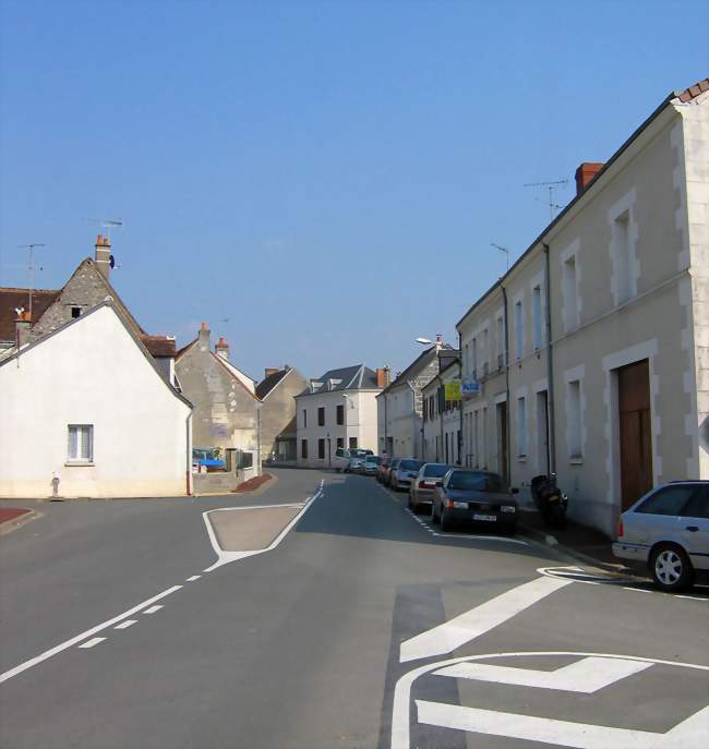 Rue principale du village - Dolus-le-Sec (37310) - Indre-et-Loire