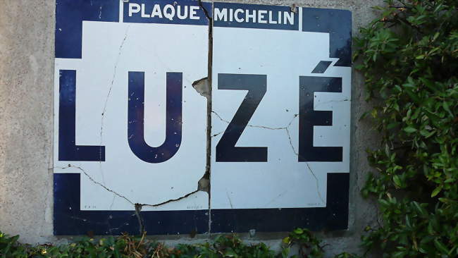 Plaque Michelin entrée de village - Luzé (37120) - Indre-et-Loire