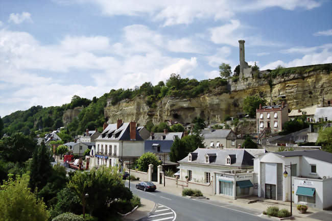 Rochecorbon et sa lanterne des morts - Rochecorbon (37210) - Indre-et-Loire