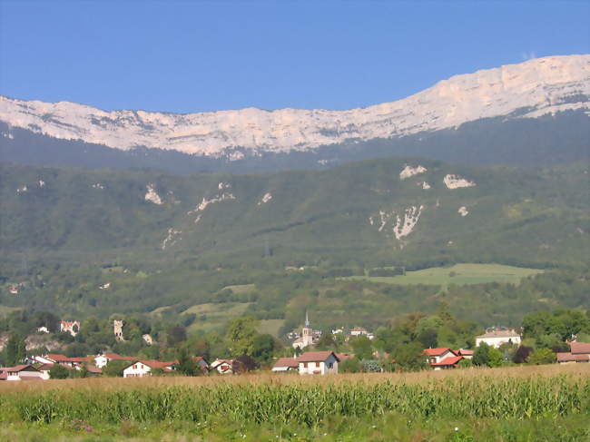 Vue du bourg de Claix et du Vercors - Claix (38640) - Isère