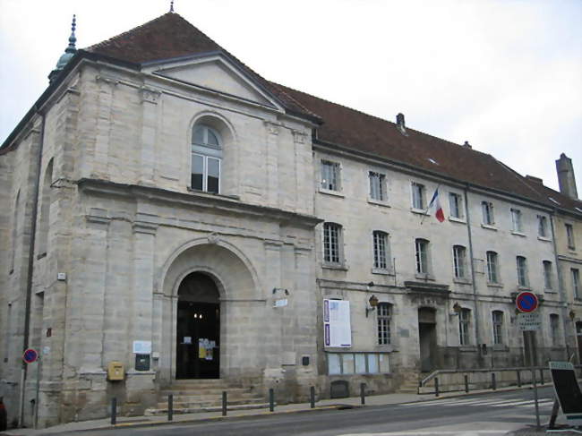 La mairie d'Arbois, partiellement classée au titre des Monuments historiques - Arbois (39600) - Jura