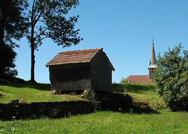 Grenier Fort à Longchaumois - Longchaumois (39400) - Jura