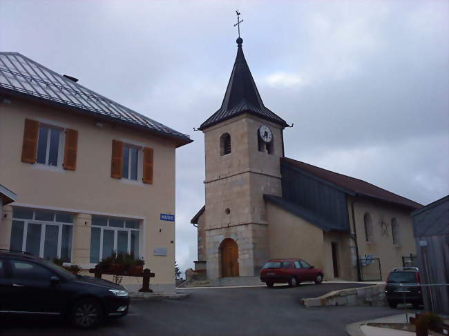 La mairie et l'église - Prémanon (39220 et 39400) - Jura