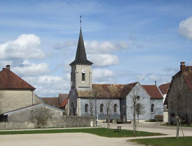 L'église au centre du village de Vannoz - Vannoz (39300) - Jura