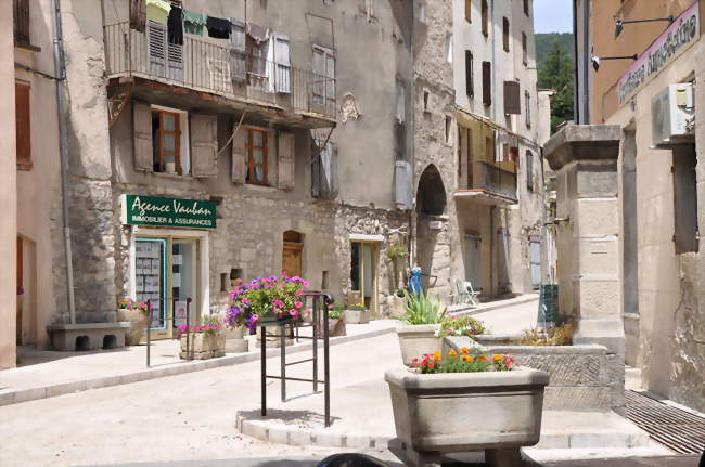 Entrée du vieux bourg dAnnot - Annot (04240) - Alpes-de-Haute-Provence
