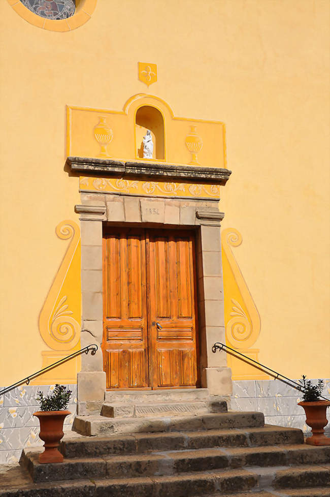 Porte et façade de l'église de Braux - Braux (04240) - Alpes-de-Haute-Provence