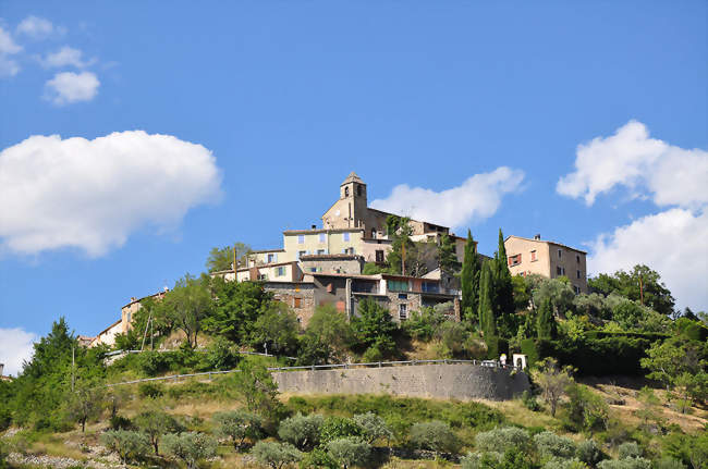 Vue générale du village - Castellet-lès-Sausses (04320) - Alpes-de-Haute-Provence