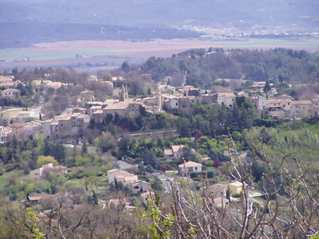 Vue sur le village de Pierrevert - Pierrevert (04860) - Alpes-de-Haute-Provence