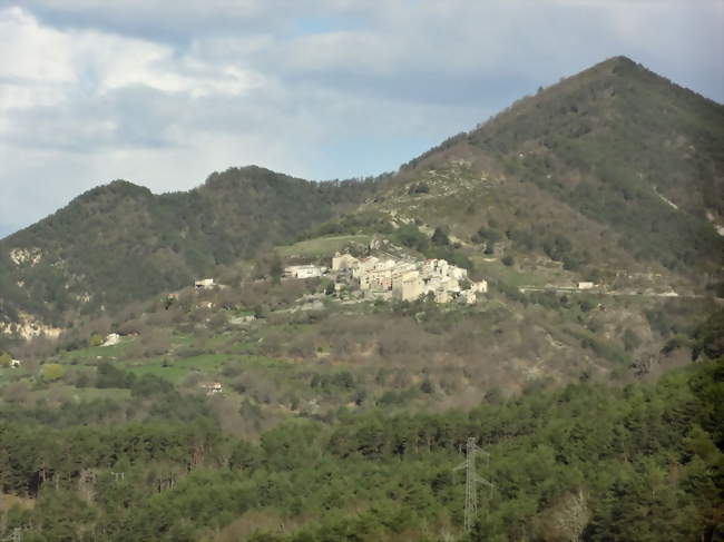 Le village perché - La Rochette (06260) - Alpes-de-Haute-Provence