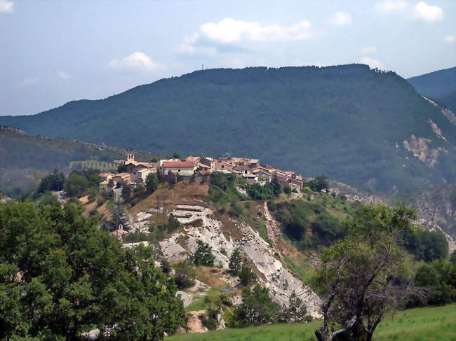 village de Saint-Benoît - Saint-Benoît (04240) - Alpes-de-Haute-Provence