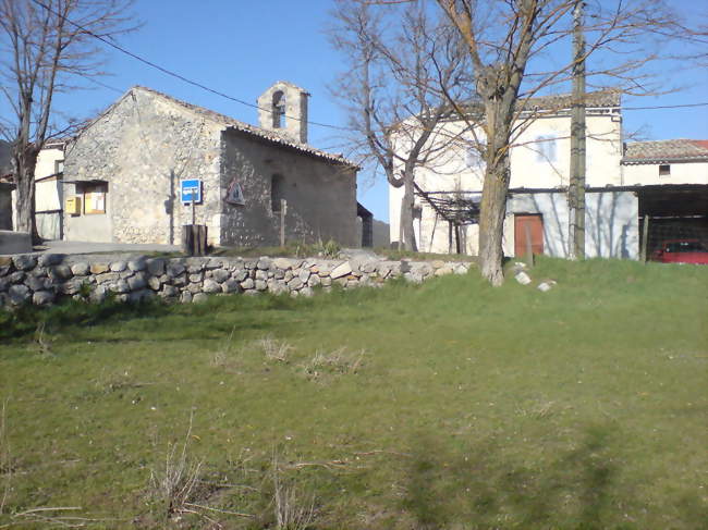 chapelle, à lentrée sud du village - Saint-Pierre (06260) - Alpes-de-Haute-Provence