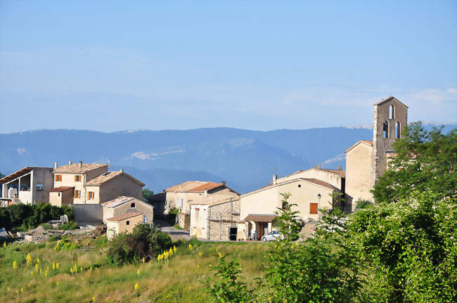 Village et église - Sigoyer (04200) - Alpes-de-Haute-Provence