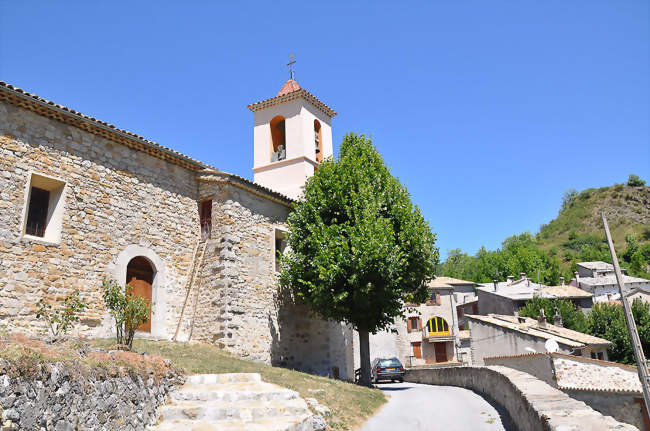 Ubraye et son église - Ubraye (04240) - Alpes-de-Haute-Provence