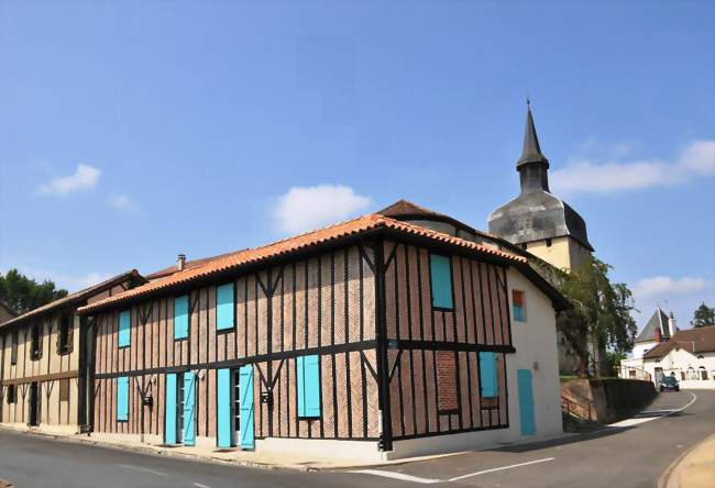Maison à colombage et clocher de l'église - Magescq (40140) - Landes