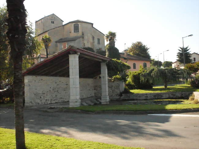 Église et lavoir d'Orthevielle - Orthevielle (40300) - Landes