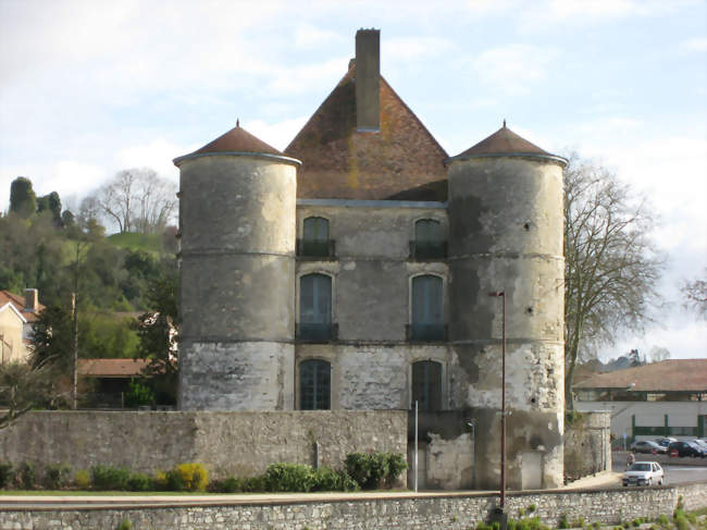 Peyrehorade, le château de Montréal - Peyrehorade (40300) - Landes