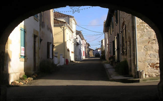 Grande Rue de Saint-Loubouer - Saint-Loubouer (40320) - Landes