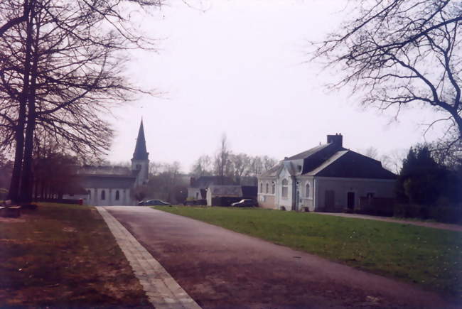 Mairie et église d'Authon, sur les Allées - Authon (41310) - Loir-et-Cher