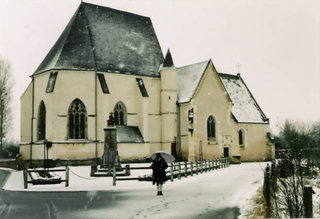 Eglise de Chissay-en-Touraine - Crédits: brico 411/Panoramio/CC by SA