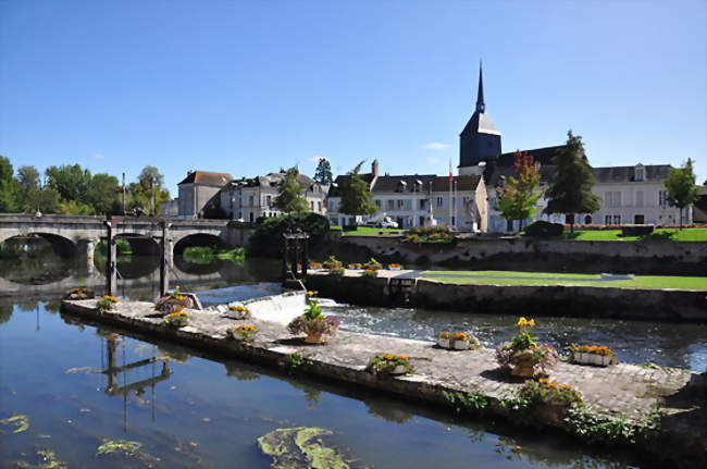 La vieille ville et la Sauldre - Romorantin-Lanthenay (41200) - Loir-et-Cher