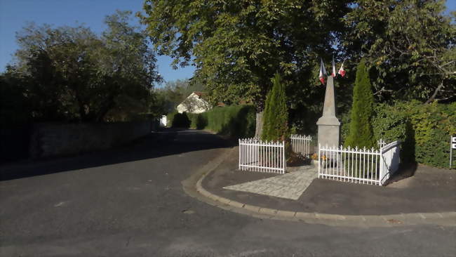 Monument aux morts - Vievy-le-Rayé (41290) - Loir-et-Cher