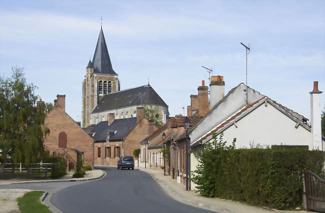 La rue de la Fontaine et l'église Saint-Pierre - Vouzon (41600) - Loir-et-Cher