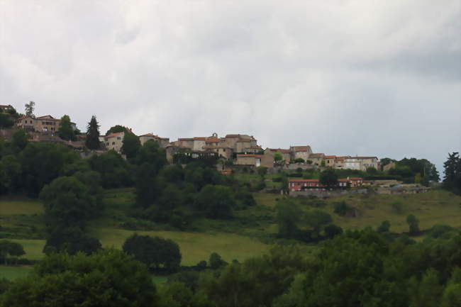 Cervières vu depuis les contrebas - Cervières (42440) - Loire