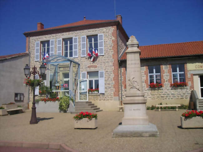 La mairie-école - Lézigneux (42600) - Loire