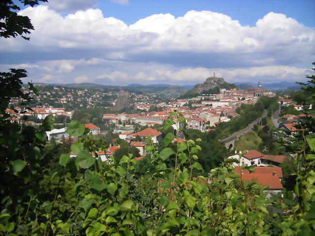 Vue générale du Puy-En-Velay (Photo par Szeder László)