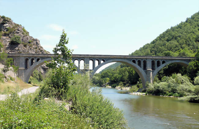 Pont sur la Loire au hameau du Chambon - Vorey (43800) - Haute-Loire