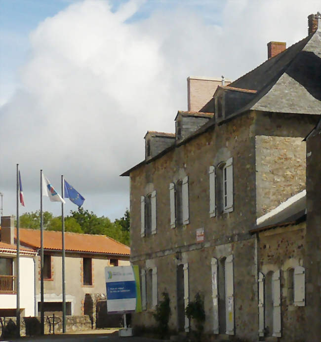 Prieuré de l'ancienne abbatiale reconverti en office du tourisme - Saint-Philbert-de-Grand-Lieu (44310) - Loire-Atlantique