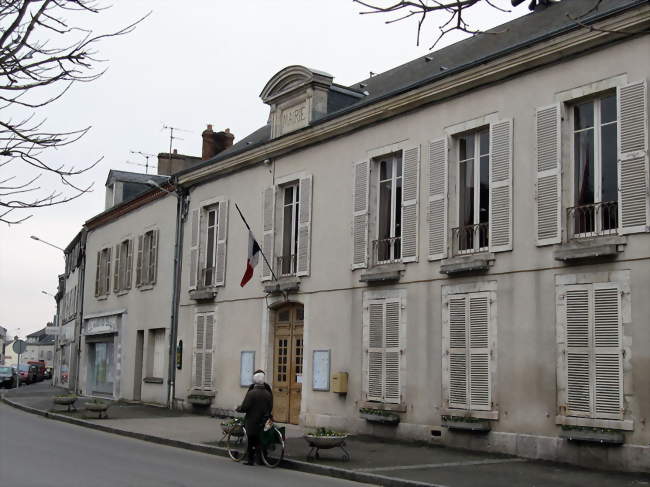 La mairie - Artenay (45410) - Loiret
