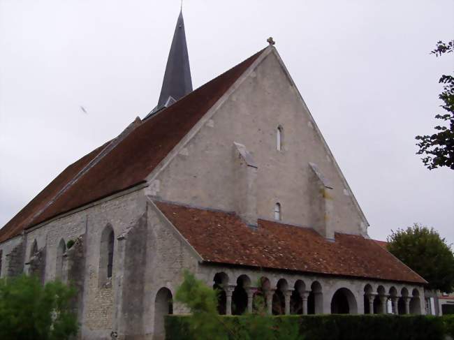 La galerie ouest de l'église - Boësses (45390) - Loiret