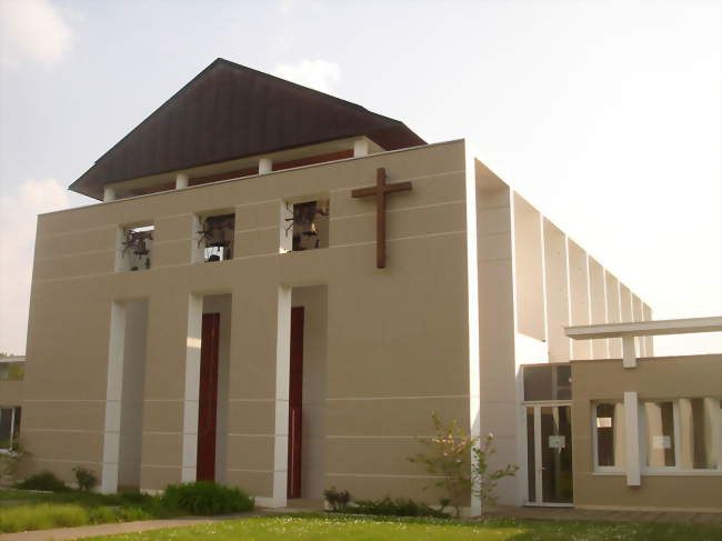 L'église du monastère Notre-Dame - Bouzy-la-Forêt (45460) - Loiret