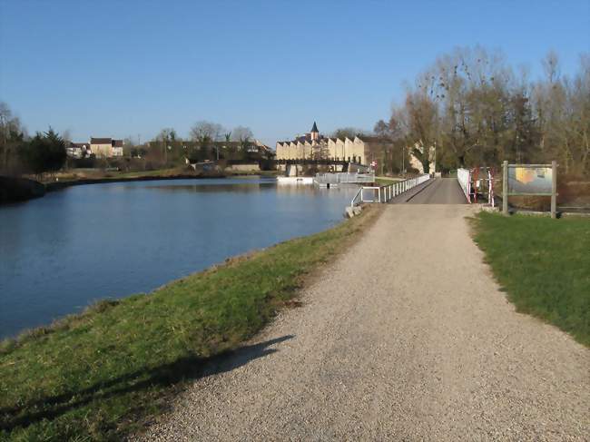 Le canal du Loing à Châlette-sur-Loing - Châlette-sur-Loing (45120) - Loiret
