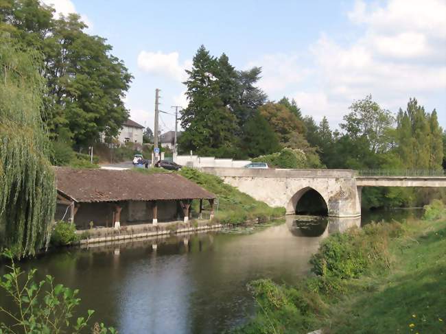 Le canal d'Orléans à Chécy - Chécy (45430) - Loiret