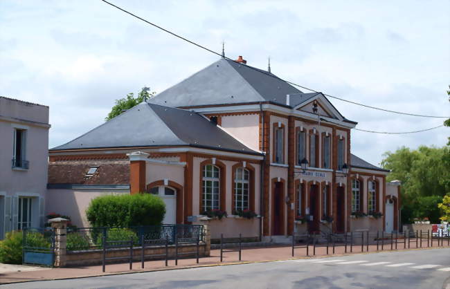la mairie - Girolles (45120) - Loiret